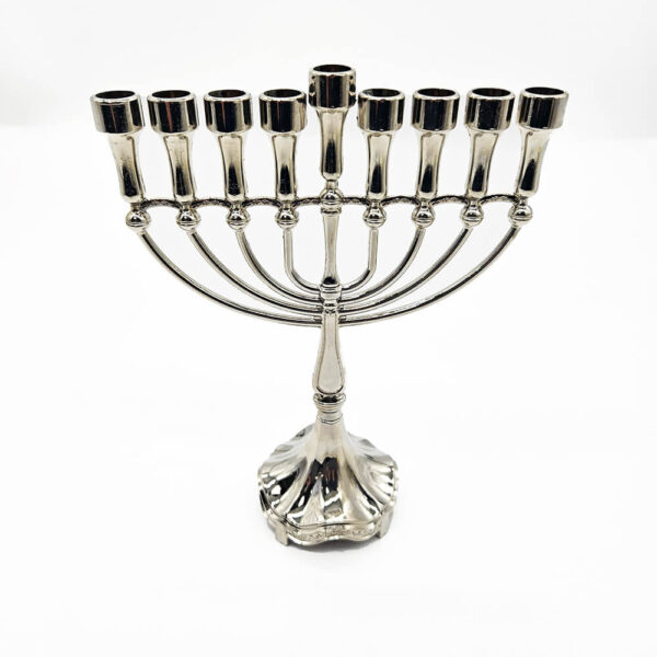 חנוכייה מרהיבה לחג החנוכה - הגלריה תנובת כנרת