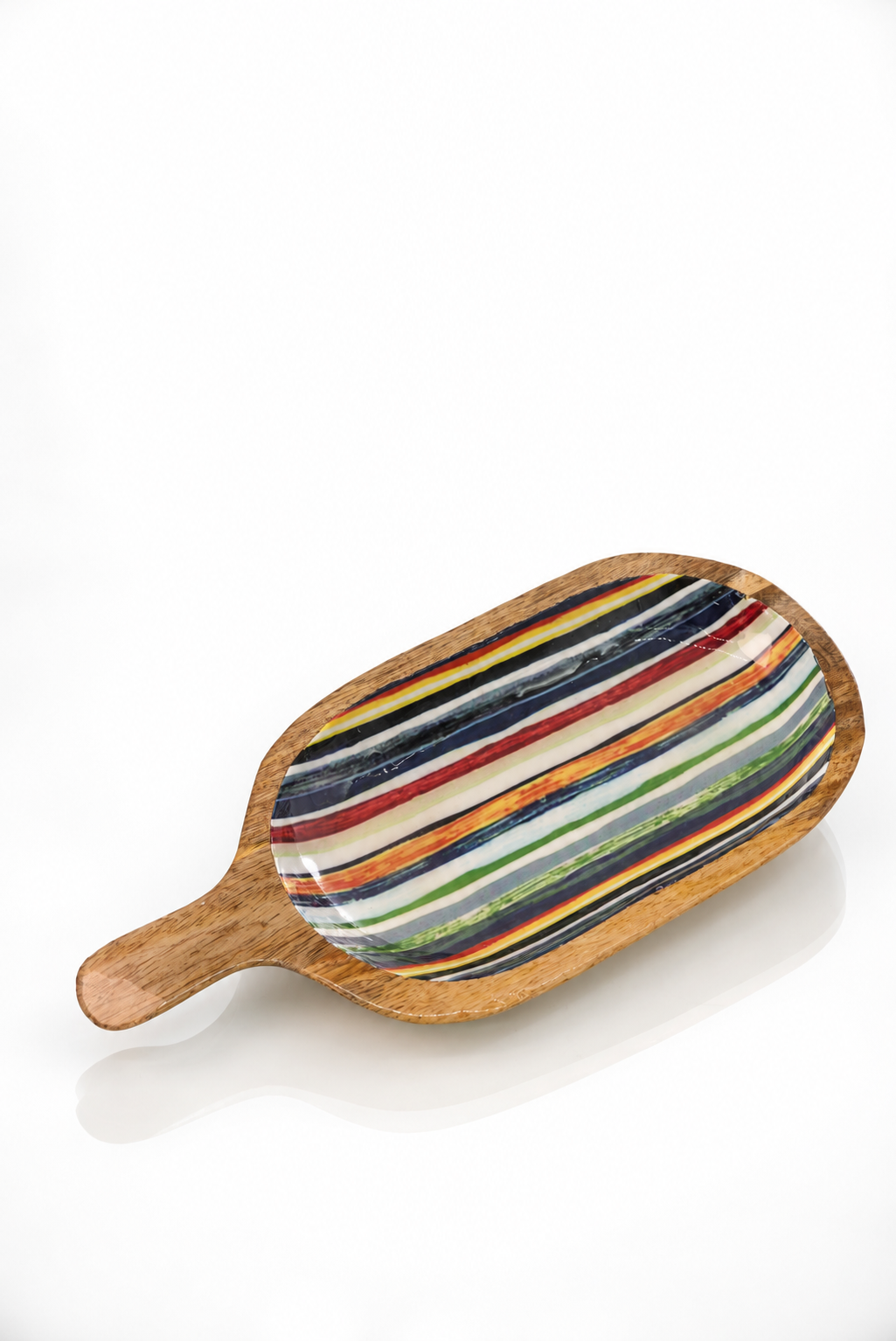 מגש הגשה אובלי מעץ בעיטורי פסים – 38×18 ס״מ